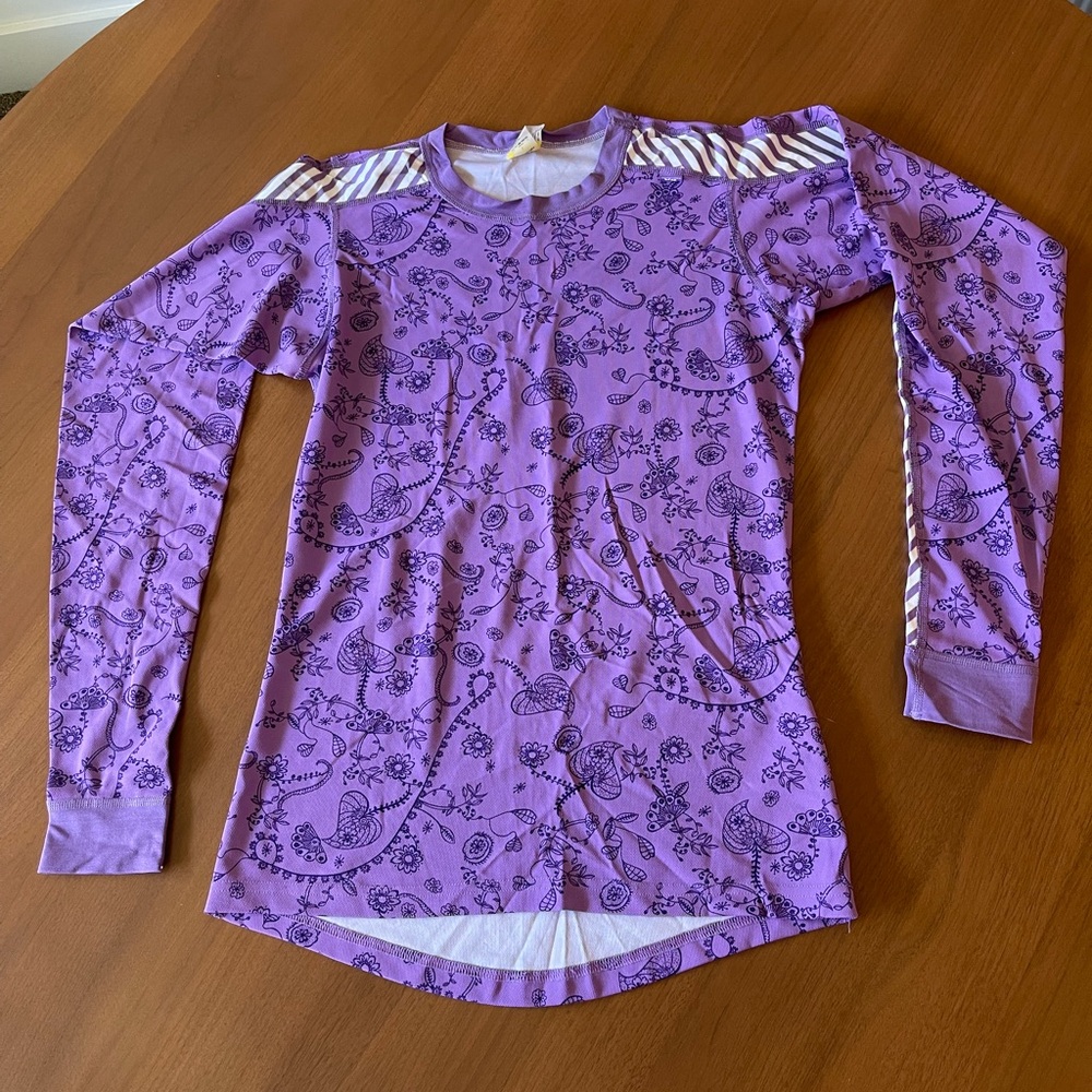 Helly Hansen base layer top, light weight. Size L. Excellent condition.